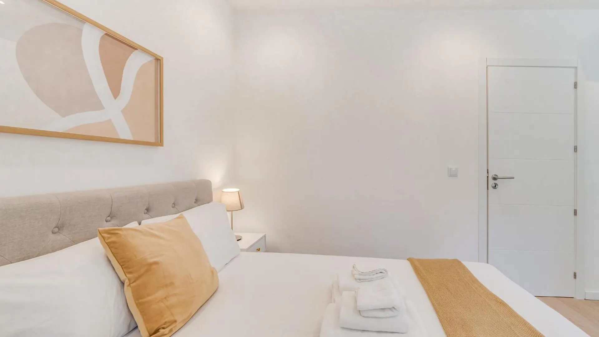 Yellow Charm - Campolide Apartments Lisboa