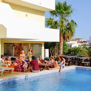 algarve-surf-hostel-lagos.hotelaalgarve.com/
